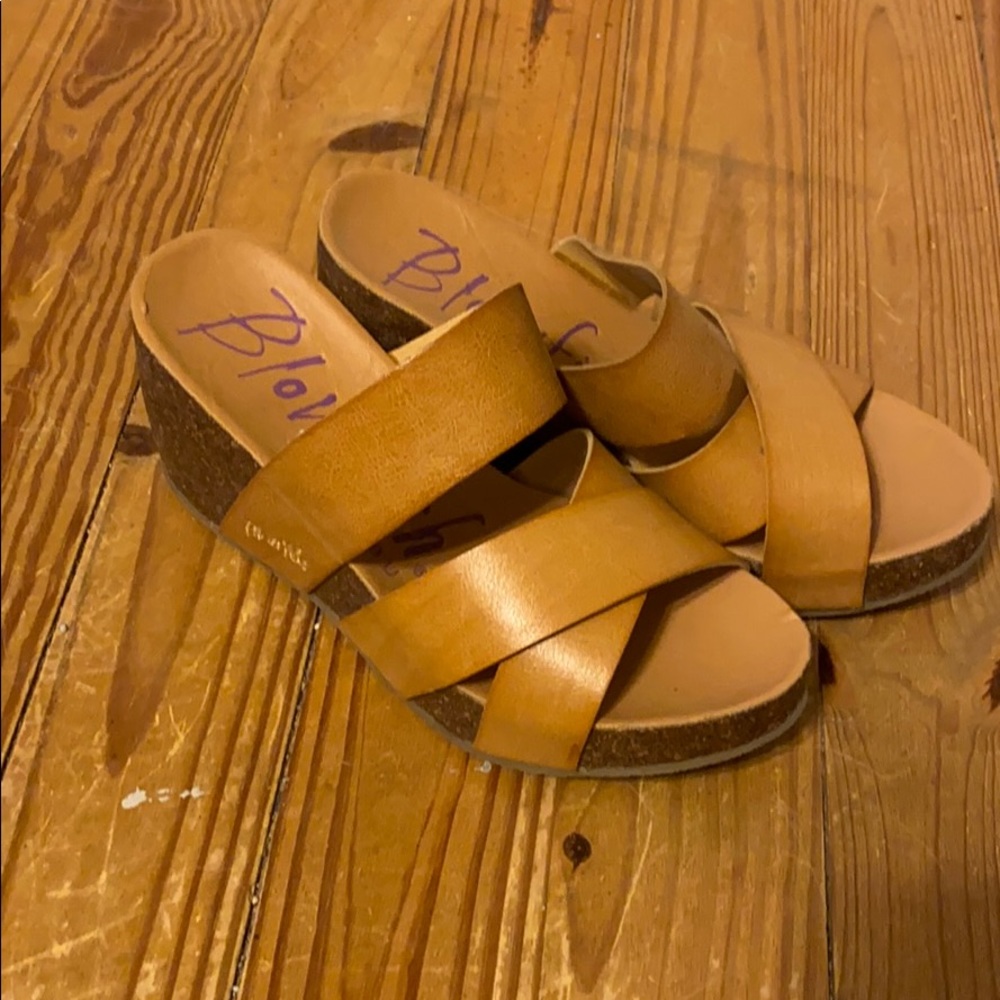 Blowfish wedge sandals - size 6